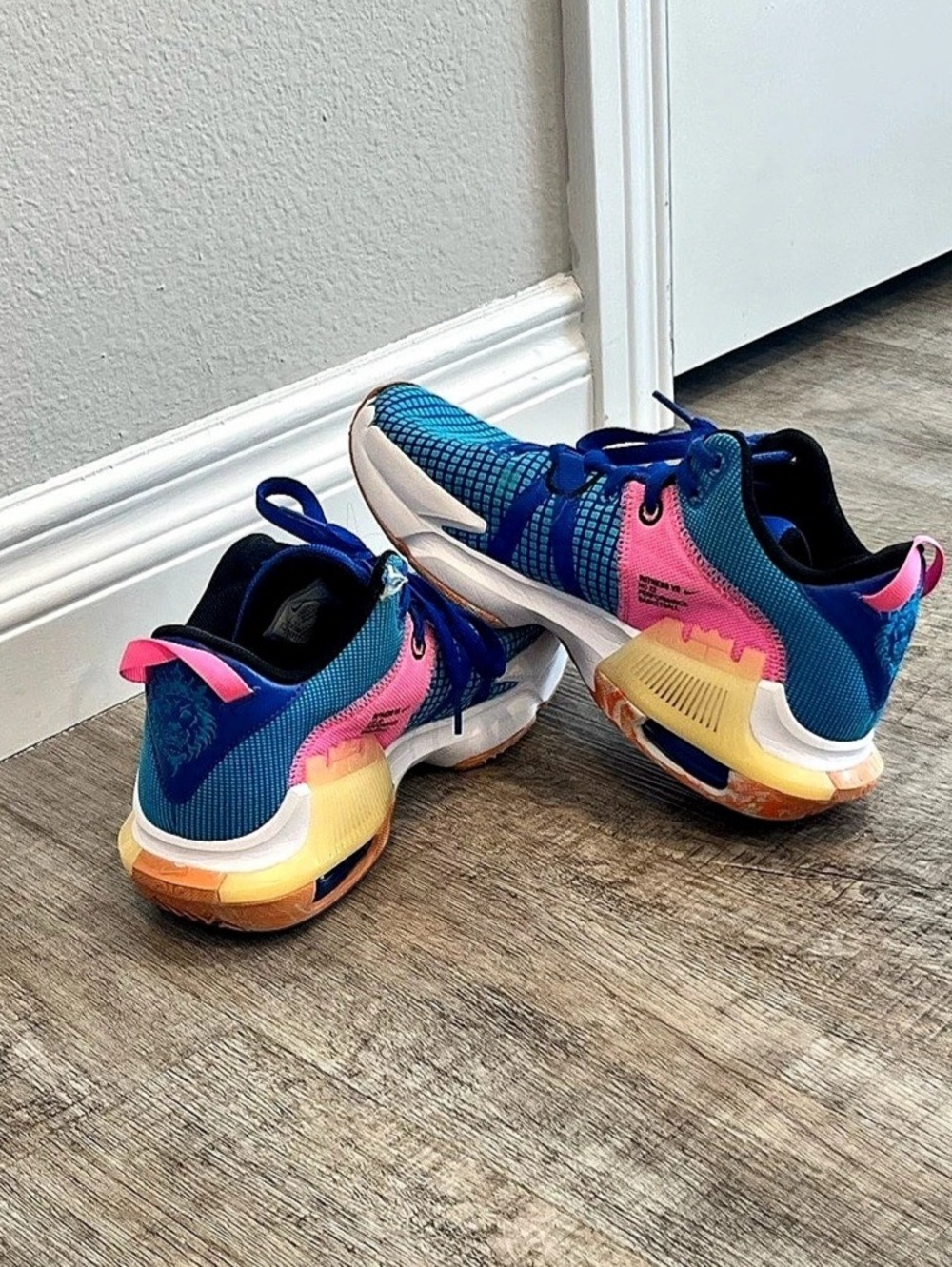 Nike Air Jordan 36 Low Athletic Shoes Blue & Pink US 7.5